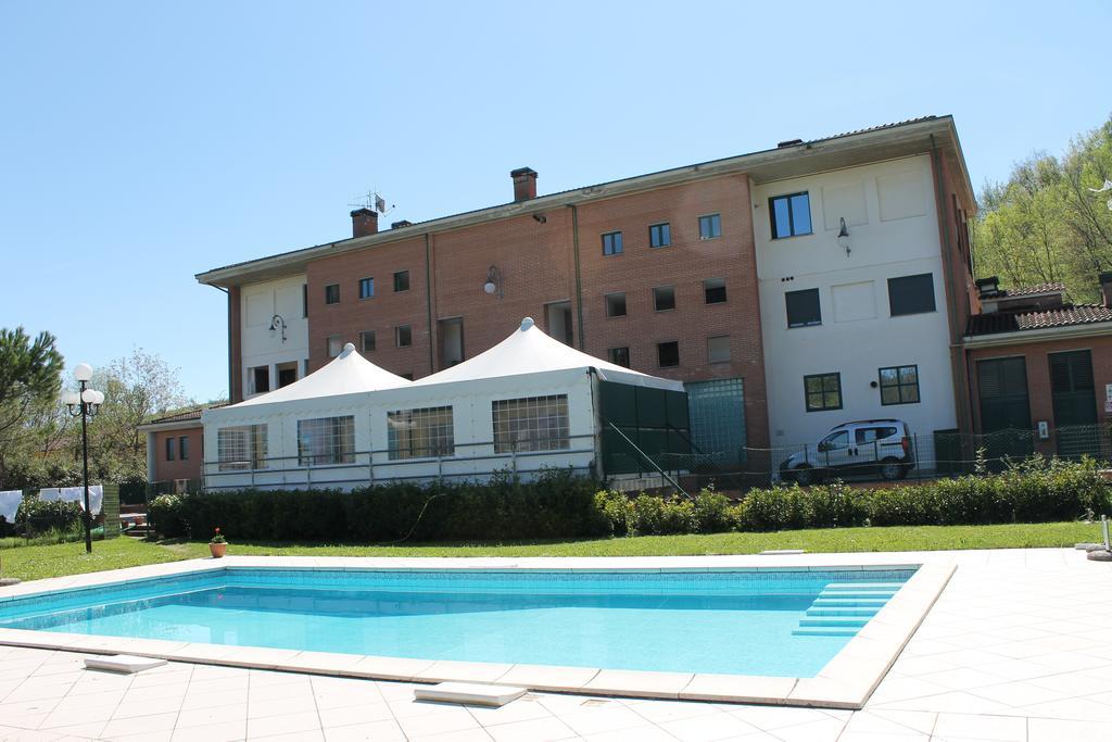 Residence La Piscina Isola del Gran Sasso d'Italia Luaran gambar