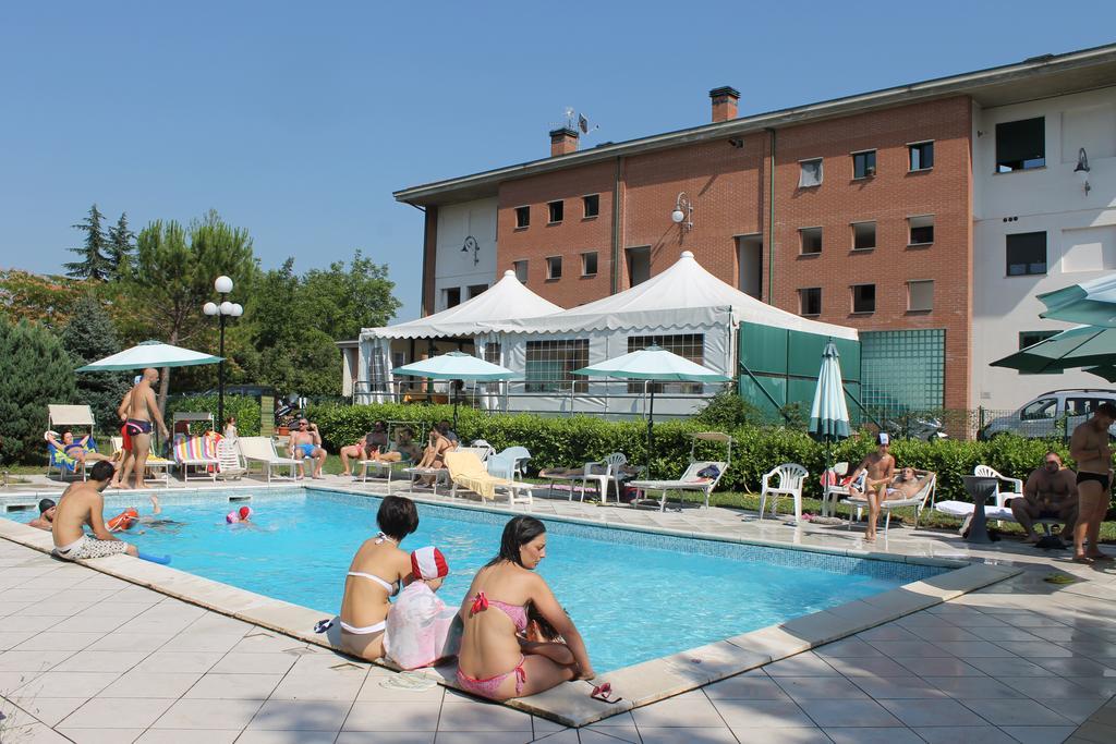 Residence La Piscina Isola del Gran Sasso d'Italia Luaran gambar