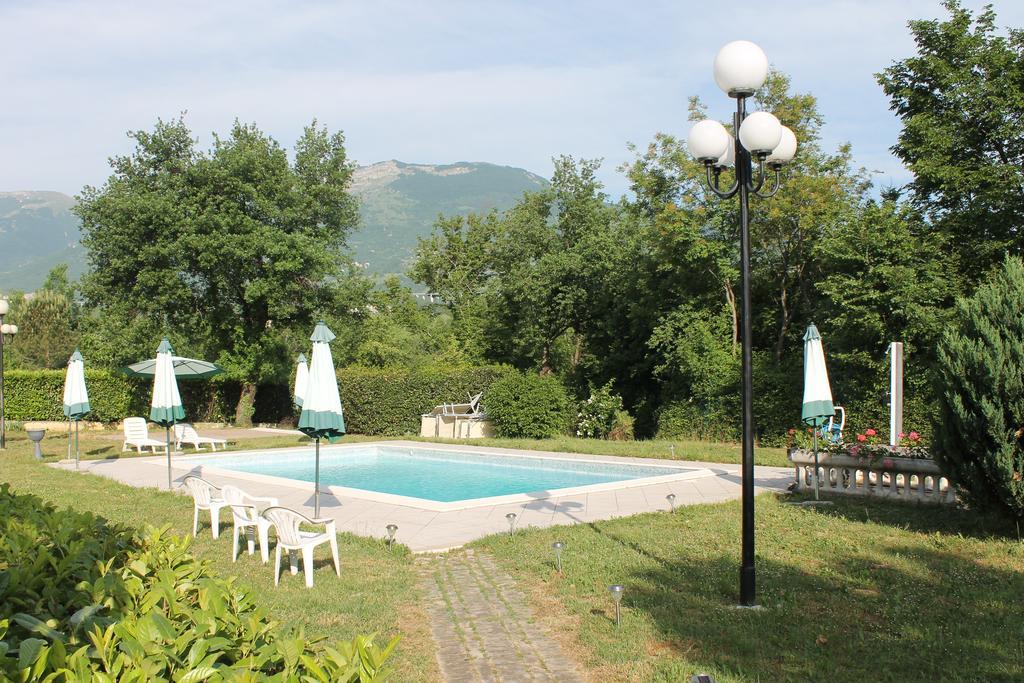 Residence La Piscina Isola del Gran Sasso d'Italia Luaran gambar