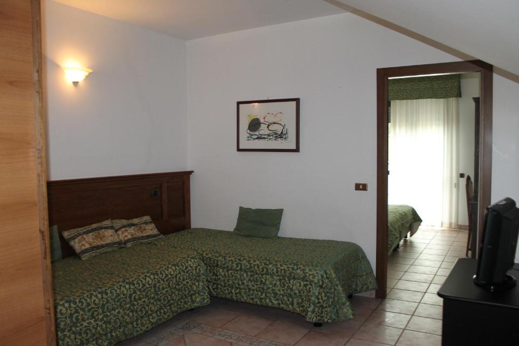 Residence La Piscina Isola del Gran Sasso d'Italia Luaran gambar